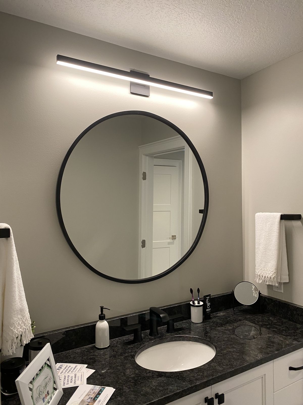 MIROIR ROND CADRE METAL